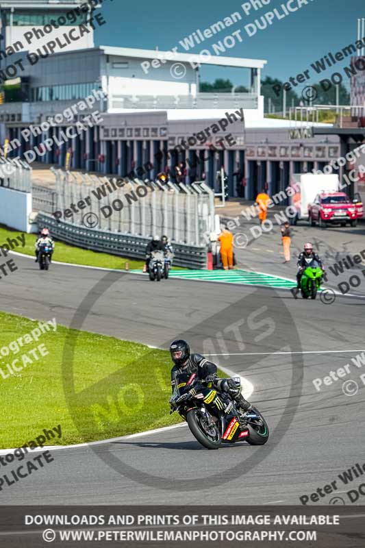donington no limits trackday;donington park photographs;donington trackday photographs;no limits trackdays;peter wileman photography;trackday digital images;trackday photos